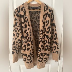 Barefoot Dreams leopard cozychic cardigan size medium